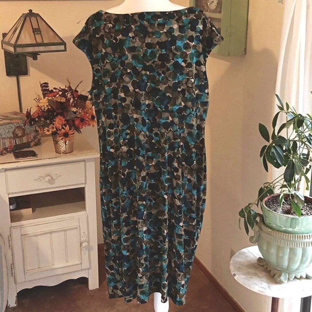 Connected Apparel Woman Soft Knit Dress.Bubbles. Draped Front. - Picture 5 of 11